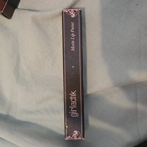 Girl Actik Matte Lip Paint  color ( Bashful)